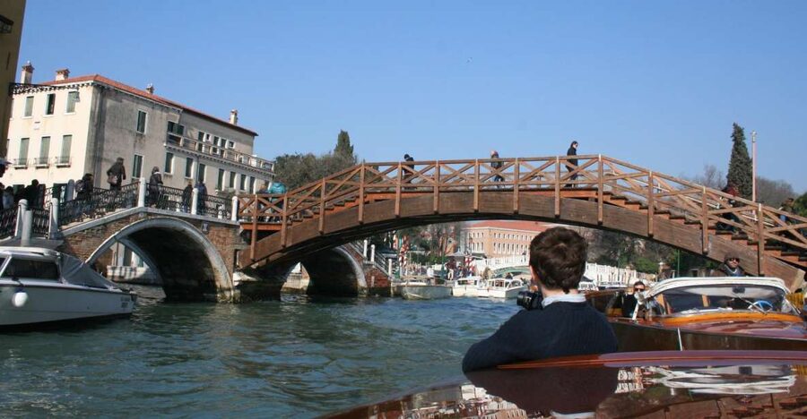 1-Hour Motor Boat Ride on Grand Canal - Key points to know before you book