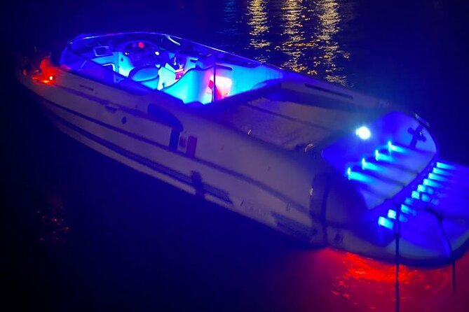 1 Hour Private and Guided Cruise to Lake Como Mostes motorboat - Moltrasio, Carate Urio, and the run to Laglio
