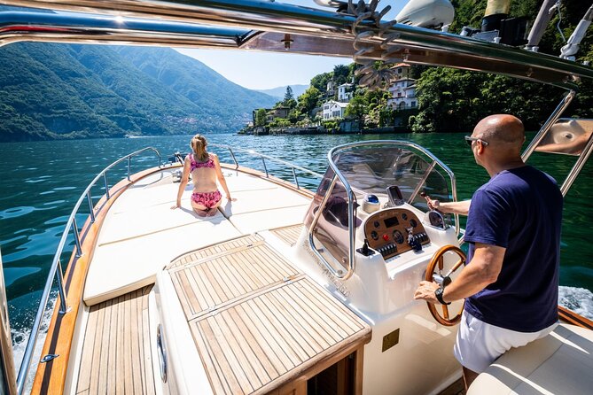 1H Private Cruise on a beautiful wooden speedboat on Lake Como - Laglio and the George Clooney connection