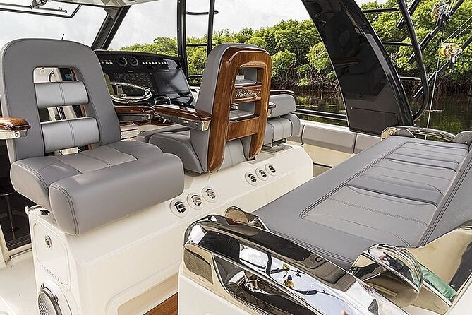 2-Hour Maalaea Luxury Powerboat Sunset Cruise for up to 6 Guests - Key points at a glance