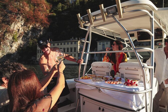 2H Hour Private Cruise on Lake Como by Motorboat 6 PAX - Torno, Il Sereno, and Blevio