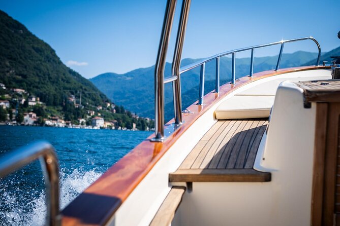 2H Private Cruise on a beautiful wooden speedboat on Lake Como - Life Electric and the first view of Como