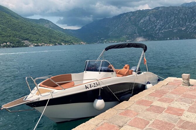 3 Hour Speed Boat Tour to Blue Cave with WiFi and Drinks - How the crew can shape the experience