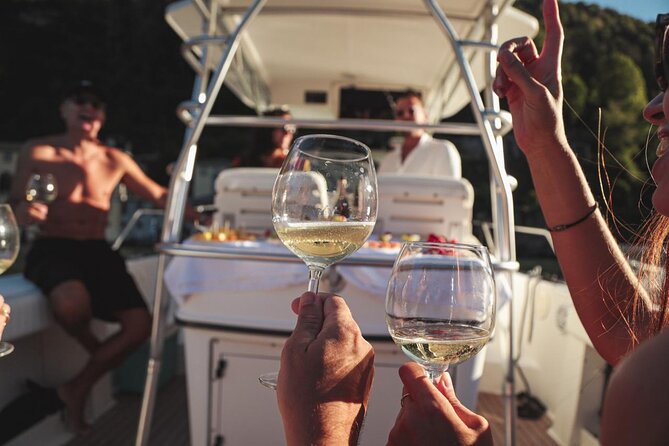 3 Hours Private Boat Cruise on Lake Como with Open Bar - Lezzeno and the lakeside villas