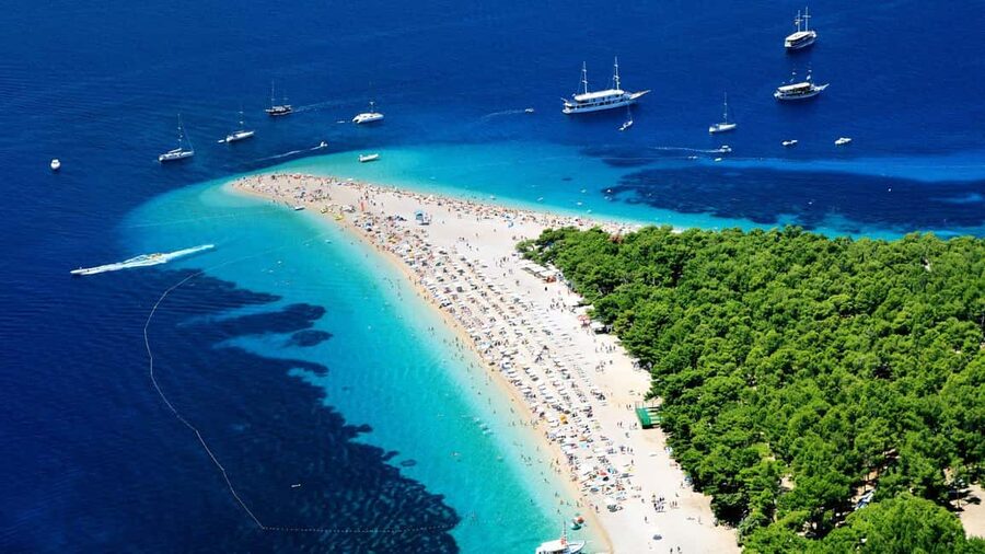 3 Islands Speedboat Tour: Golden Horn, Blue Lagoon & Jelsa - Quick take: what makes this boat trip worth considering