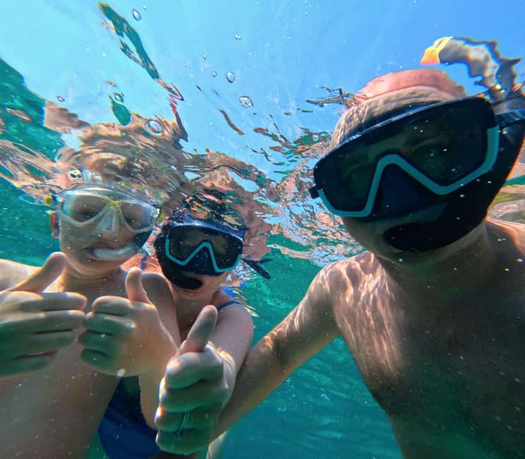 3 Islands Speedboat Tour: Golden Horn, Blue Lagoon & Jelsa - The quieter bays are the strongest part of the day