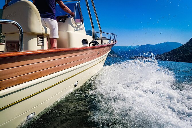 3H Private Cruise on a beautiful wooden speedboat on Lake Como - Laglio and the western shore