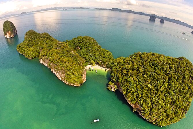 4 Islands + Koh Hong Private Tour by Speedboat, 2 Tours in 1 Day - Hong Island and its sheltered lagoon