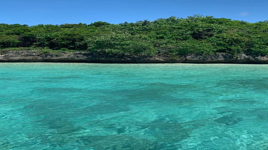 5 Islands Private Speedboat w/ Snorkeling + Lunch & Drinks - Two hours at Ile aux Cerfs