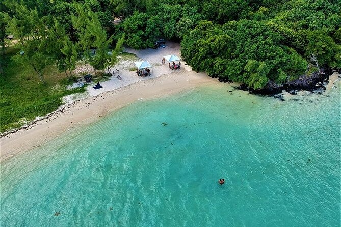 5 Islands Private Speedboat with Snorkeling Lunch and Drinks - What this private speedboat day is really like