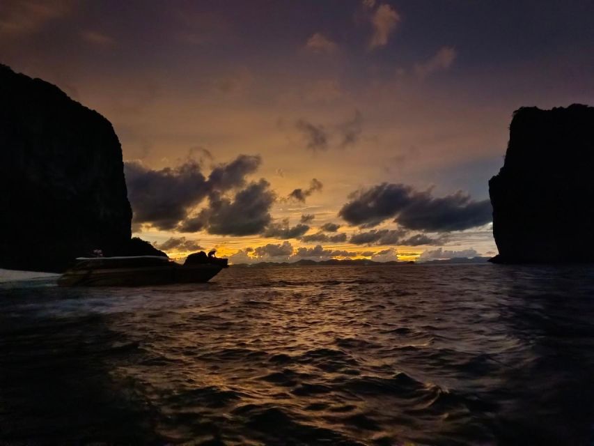 7 Island Sunset by Speed Boat - Pickup Times and the Run to the Pier