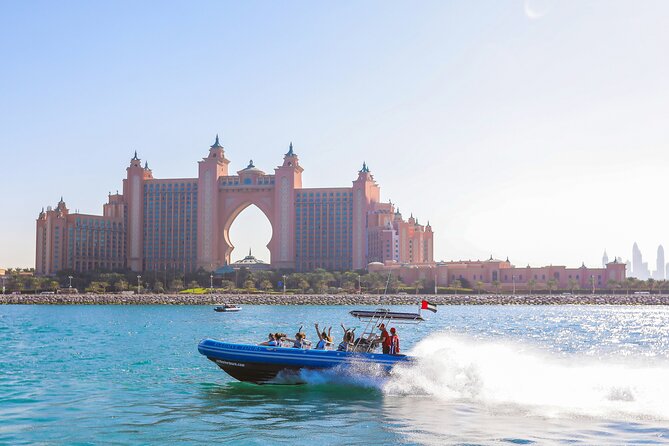90 Minutes Speedboat Tour: Marina, Atlantis, Palm & Burj Al Arab - How wet and fast is the ride?