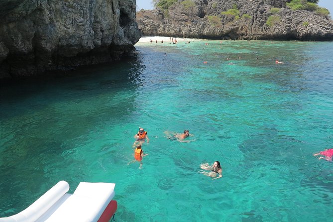 A full Day Haa & Rok islands from Koh Lanta( By Speed Boat) - The speedboat is efficient, but not gentle