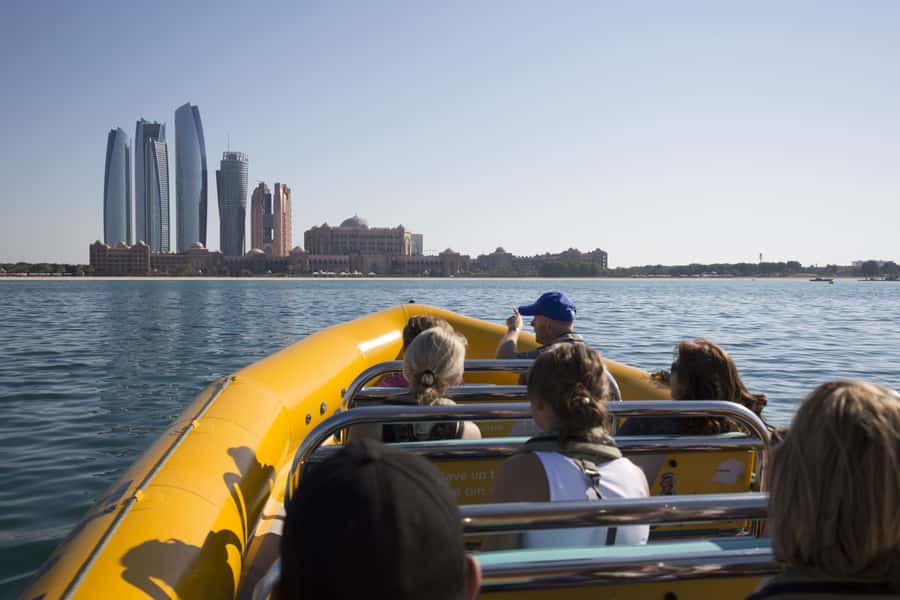 Abu Dhabi: 60-Minute Corniche Speed Boat Sightseeing Tour - Emirates Palace and the return to the marina
