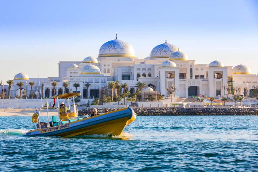 Abu Dhabi: Guided Speedboat Sightseeing Tour - Al Lulu Island and Qasr Al Watan from offshore