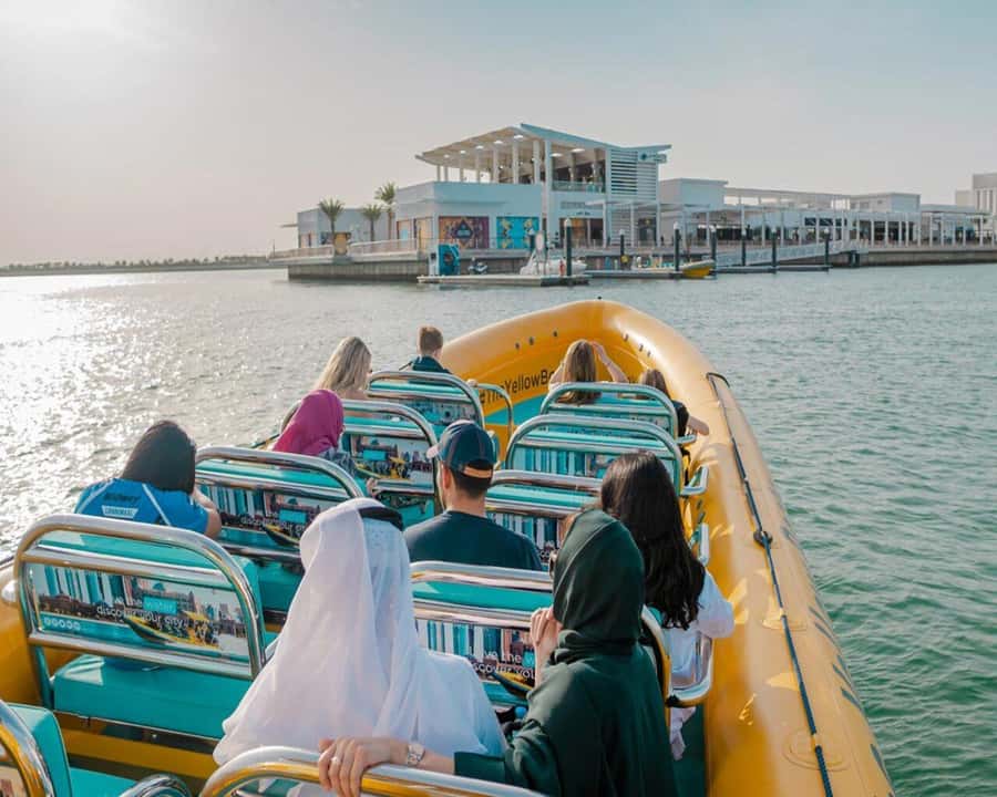 Abu Dhabi: Guided Speedboat Sightseeing Tour - How fast is the ride?