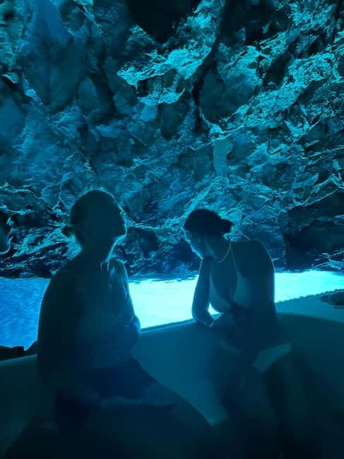 Adriatic Adventure: Blue Cave & 6 Islands Speedboat Escape - Stiniva Cove, 45 minutes for a swim