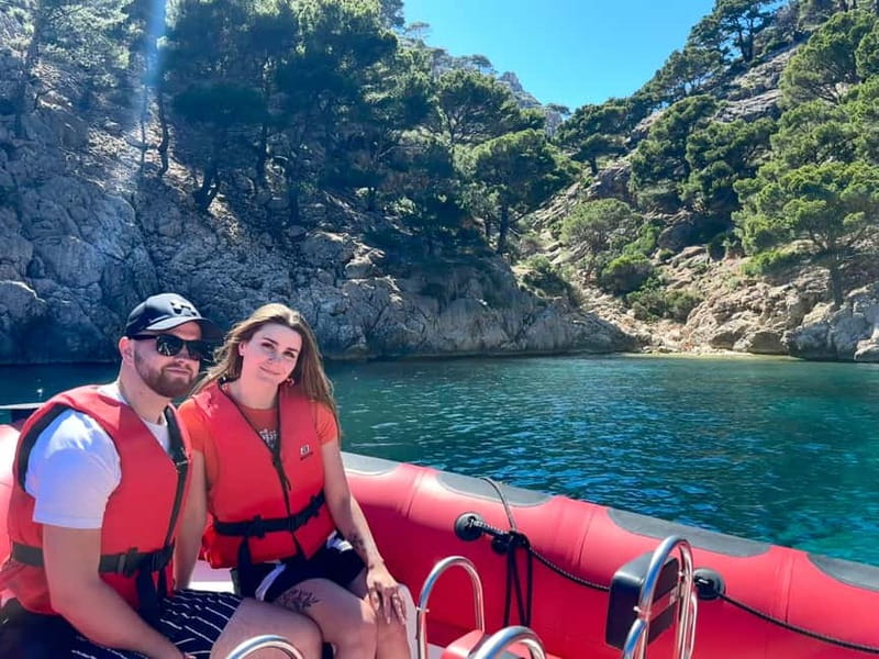 Alcudia: Sightseeing, Sea Caves & Snorkel Speedboat Tour - Platja del Coll Baix: the first real water stop