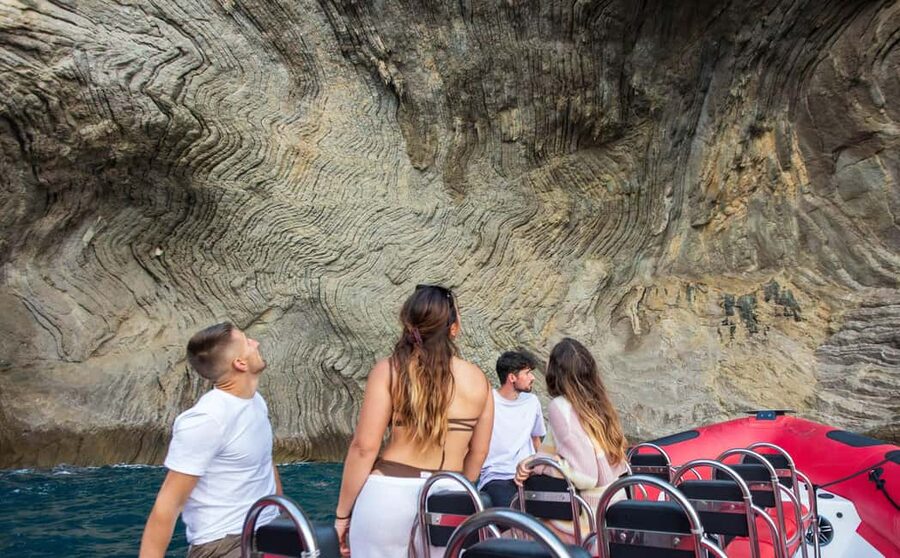 Alcudia: Sightseeing, Sea Caves & Snorkel Speedboat Tour - How rough is the speedboat ride?