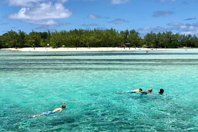 All inclusive SPEEDBOAT FULL DAY to ILE AUX CERF & GRSE WATERFALL - Snorkeling depends on the sea