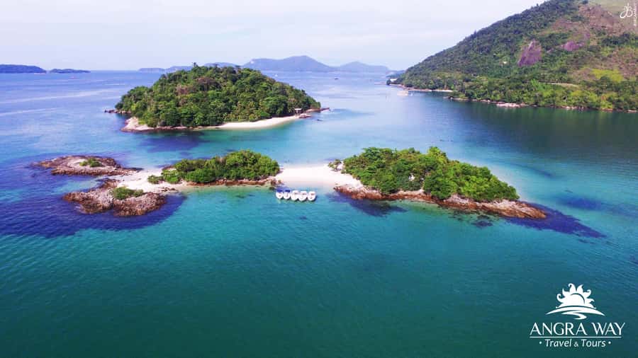 Angra dos Reis: Super Lagoa Azul Speedboat Tour - Stop three: Grumixama Beach