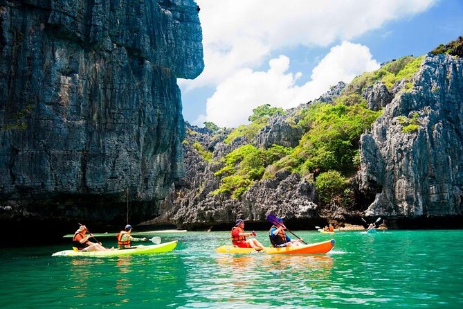 Angthong Marine Park Full-Day Speed boat Tour - Koh Mae Ko and the emerald lagoon