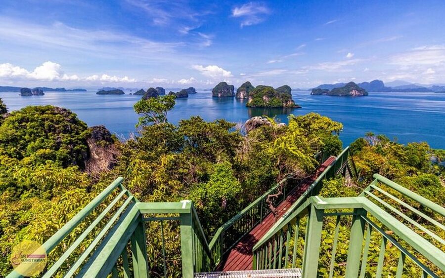 Ao Nang: Hong Islands Tour by Speedboat or Longtail Boat - Guides and crew shape the day