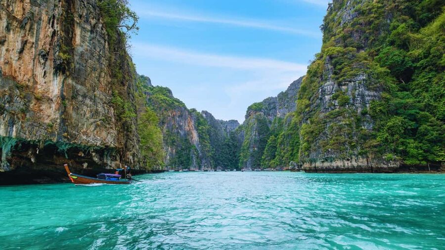 Ao Nang: Phi Phi Islands Speedboat or Catamaran Tour One day - From Ao Nang to Phi Phi in 50 minutes
