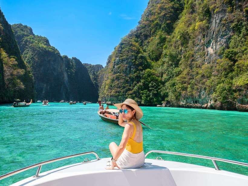 Ao Nang: Premium 4 Islands Snorkeling Tour by Speedboat - Chicken Island, photos, and a realistic snorkeling stop