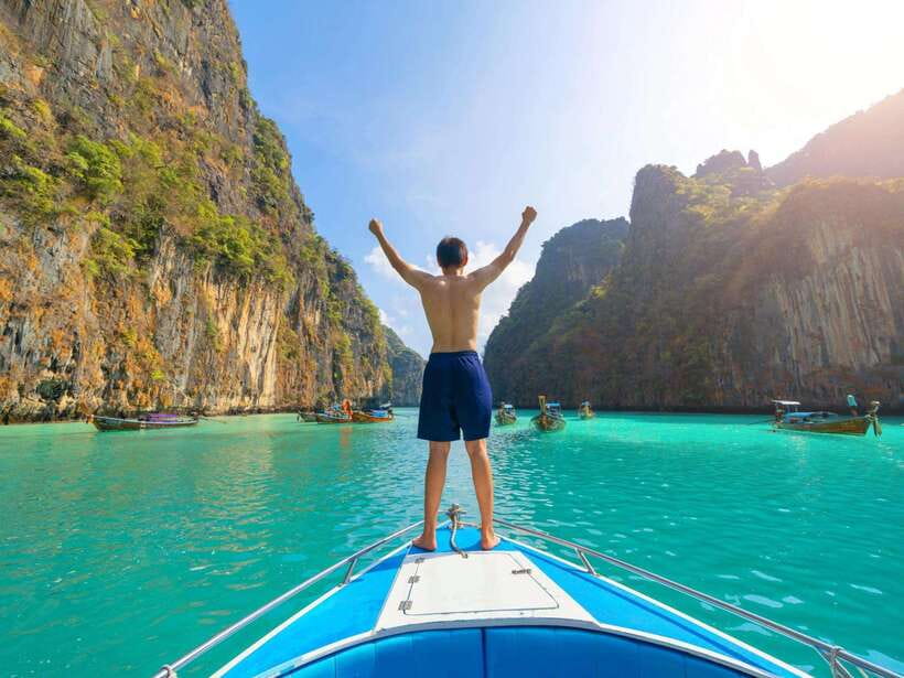 Ao Nang: Premium 4 Islands Snorkeling Tour by Speedboat - Poda Island lunch and the longest island stop