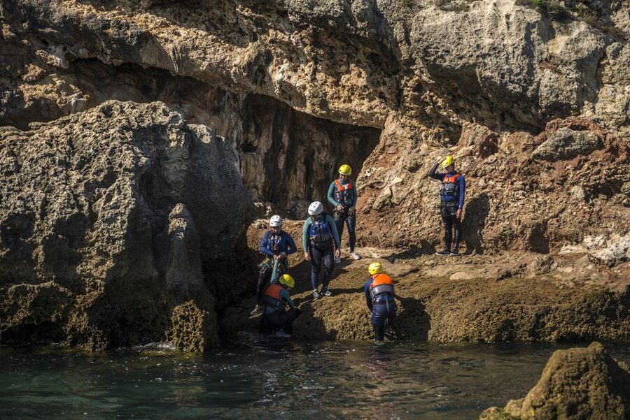 Arrábida: Setubal, Sesimbra Coasteering & Speedboat Tour - FAQ