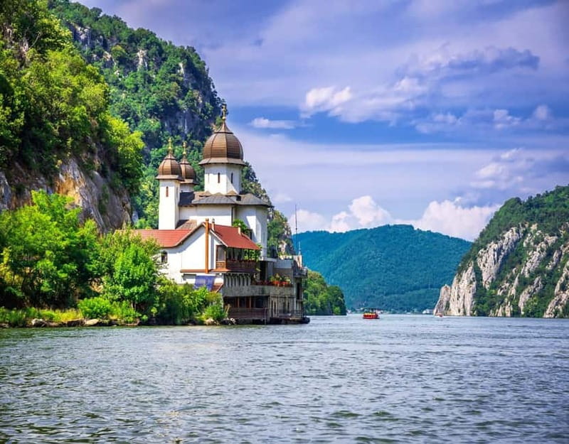 Belgrade: Iron Gate Park, Speedboat Ride, and 2 Viewpoints - Who should book this day trip?