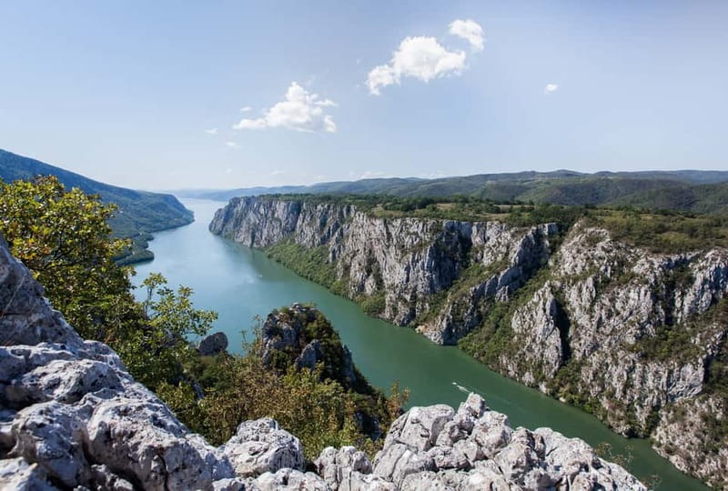 Belgrade: Iron Gate Park, Speedboat Ride, and 2 Viewpoints - The early pickup and two-hour road journey