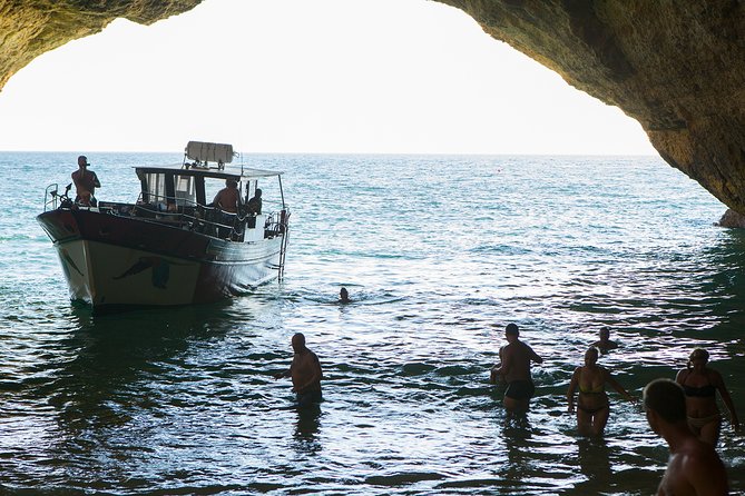 Benagil Cave Boat Tour - Catamarans or Rib - 2 H From Portimão - Catamaran or RIB: choose your expectations carefully