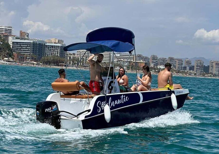 Benalmadena: 6-Seater Speedboat license-free Boat Rental - Swimming, snorkeling, and dolphin watching