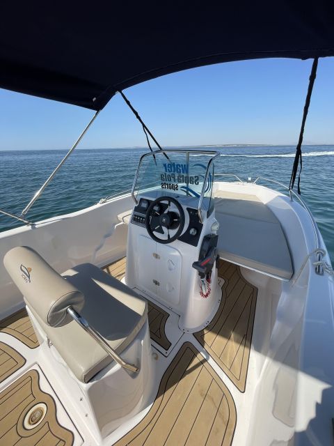 Benidorm: Voraz Motorboat Rental (No License Needed) - The boat’s useful features