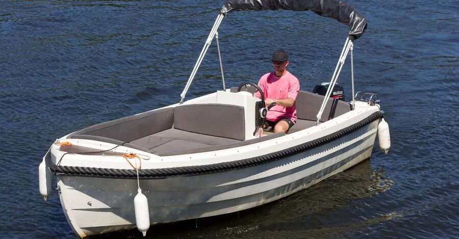Berlin: Wonderful days renting the motorboat tortola - Choosing four hours or the full eight