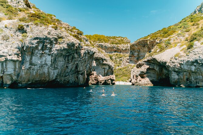 Blue Cave & 6 Islands Speedboat Tour From Split or Podstrana - What this Split speedboat tour is really like
