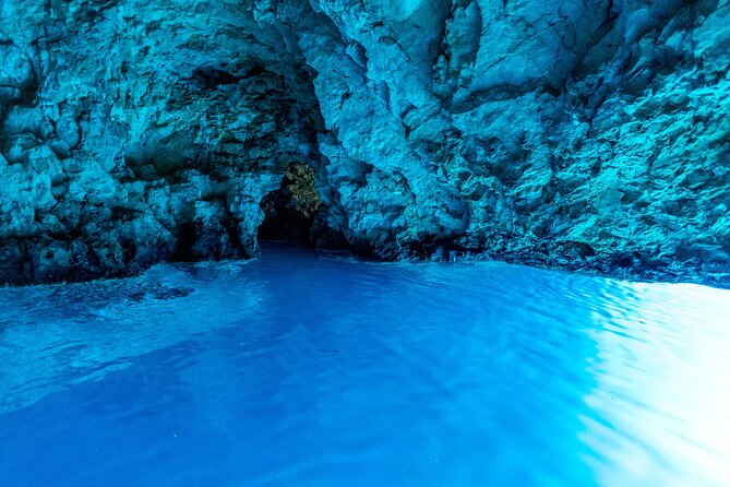 Blue Cave and Hvar 5 Islands speedboat tour | from Split&Trogir - What this five-island speedboat day is really like