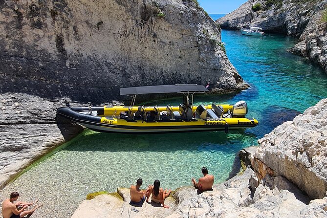 Blue cave & Hvar, 5 islands speed boat tour with unique boats from Split - What the ride feels like in real conditions