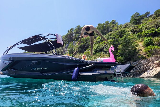 Blue Cave & Hvar, 5 Islands Speedboat with Luxury Seats in Shade - The Blue Cave at Biševo