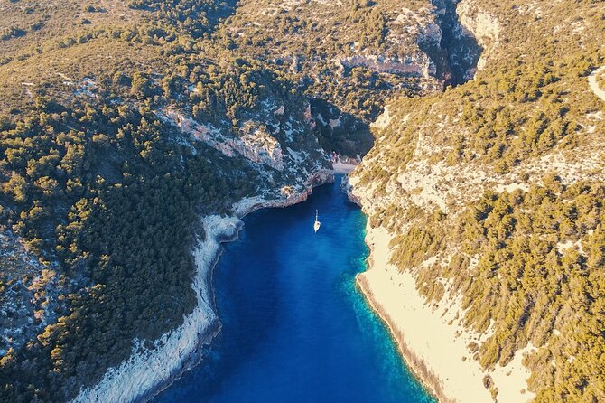 Blue Cave, Hvar Island & Paklenjaci Speedboat Tour from Split - The Blue Cave: a striking 10-minute stop