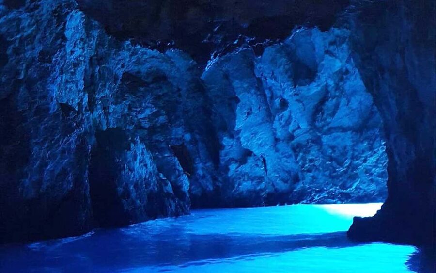 Blue Cave speedboat trip from Trogir - The 90-minute run to Biševo and the Blue Cave