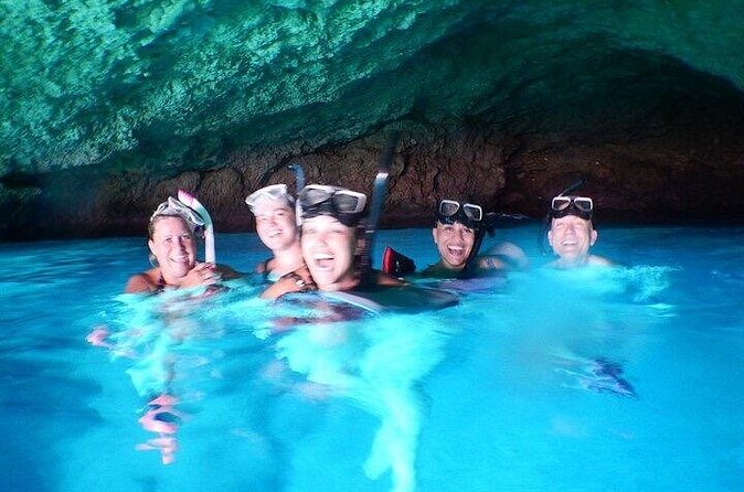 Blue Room and Beach Tour Curacao by Speedboat - The tour’s strongest points and its weak spots