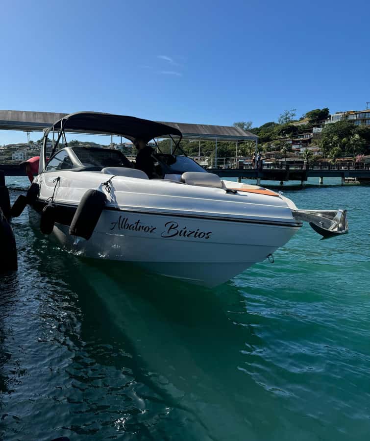 Búzios: Speedboat tour of 2 islands and 11 beaches - Azeda and Azedinha, two small coves with different moods