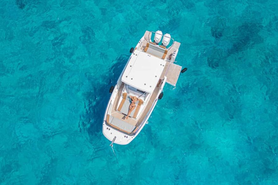 Cagliari: Luxury Motorboat Tour with 3 Swim Stops & Wine - Poetto Beach and the first views of the bay
