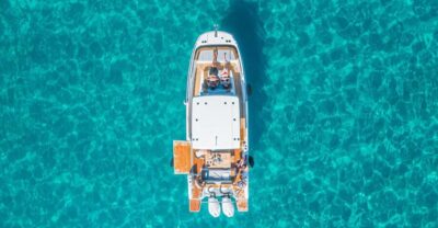 Cagliari: Luxury Motorboat Tour with 3 Swim Stops & Wine