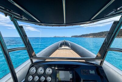 Cagliari: Zodiac Boat Tour, 3-4 SwimStops, Wine & Snorkeling