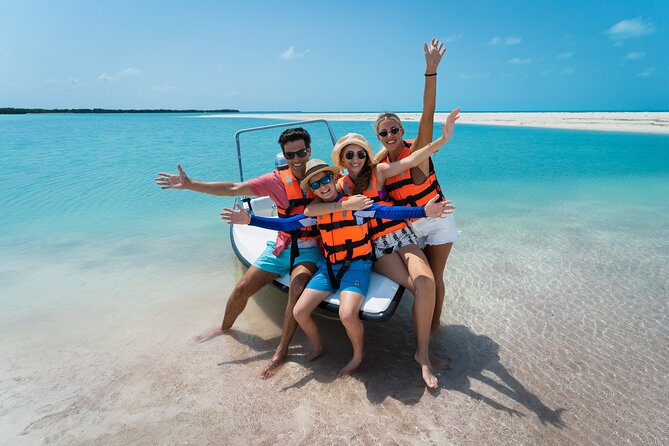 Cancun: Speedboat tour to a Virgin Beach - Thirty minutes on Isla Blanca