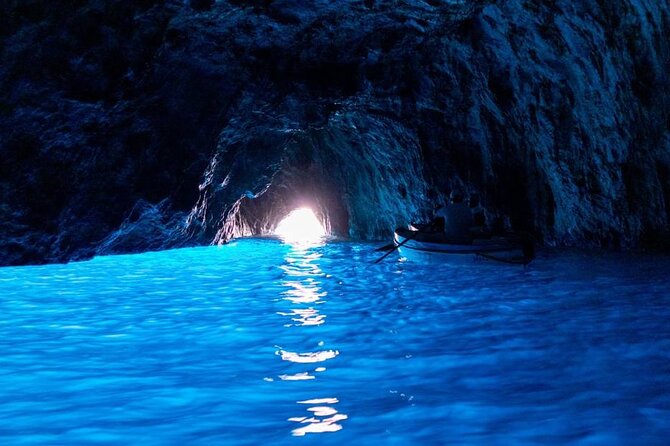 Capri Private Tour from Positano - Motorboat 28ft - White Grotto, Faraglioni, and Green Grotto